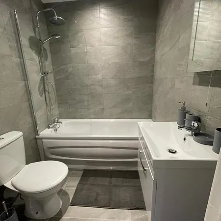 Kingsbridge Point - Cosy One Bed Near Town Centre, Swindon