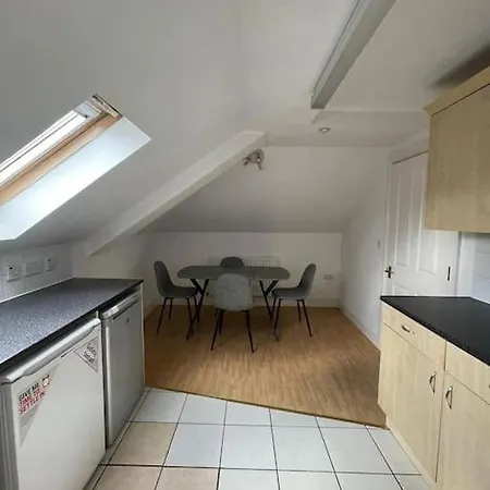 City Center 2bed With Parking And Wifi * Swindon