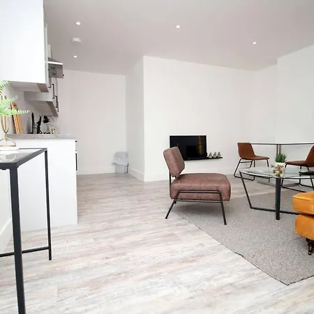 Kingsbridge Point - Cosy One Bed Near Town Centre, *