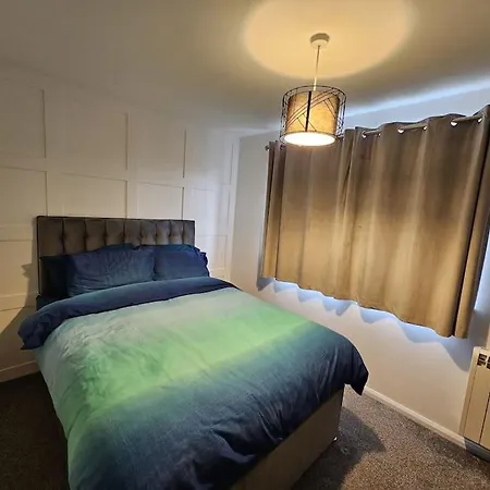 Entire Spacious Modern One Bedroom House Apartment
