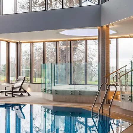 Blunsdon House Hotel, Bw Premier Collection Hotel 4*