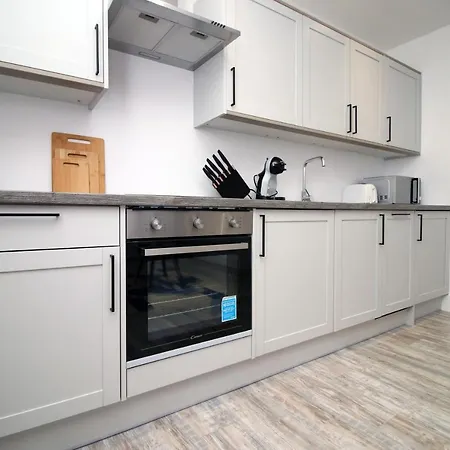 Kingsbridge Point - Cosy One Bed Near Town Centre,
