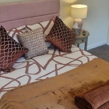 Homestay 6 Deluxe Doubles 2 With En In Large House - No Pets *