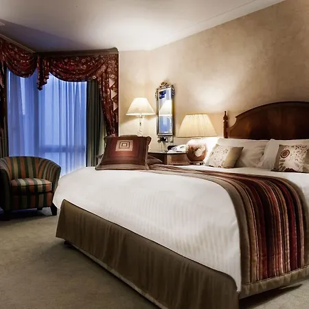 Blunsdon House Hotel, Bw Premier Collection Hotel 4*