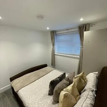 Stylish & Cosy 1 Bed Swindon