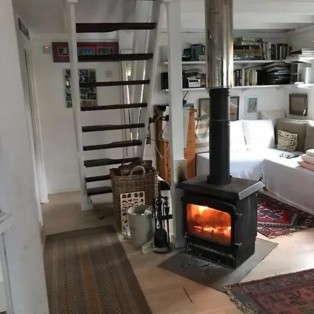 Quirky Cosy Rural Hideaway Apartment *