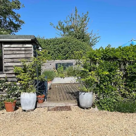 Quirky Cosy Rural Hideaway * Swindon