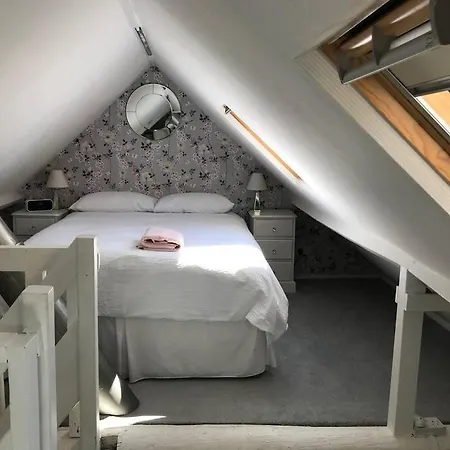 Quirky Cosy Rural Hideaway