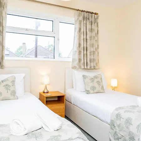 Free Parking Good Location Lavender Harmony House * Swindon