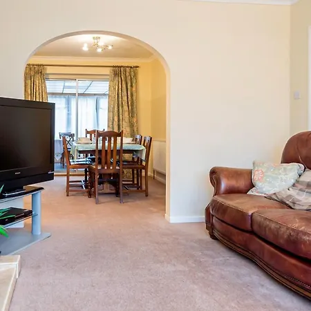 Free Parking Good Location Lavender Harmony House Swindon