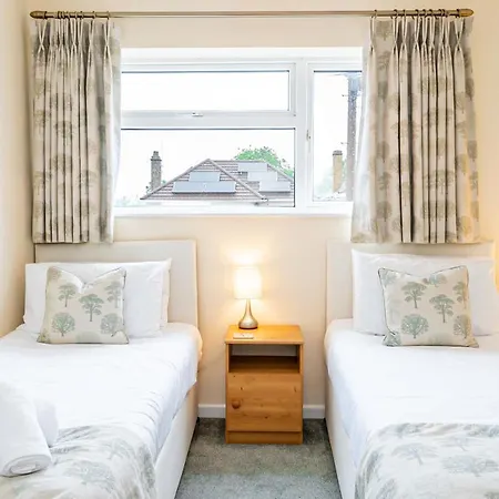 Free Parking Good Location Lavender Harmony House * Swindon