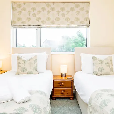 Free Parking Good Location Lavender Harmony House Apartment Swindon