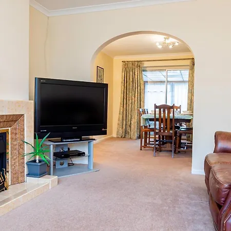 Free Parking Good Location Lavender Harmony House Swindon