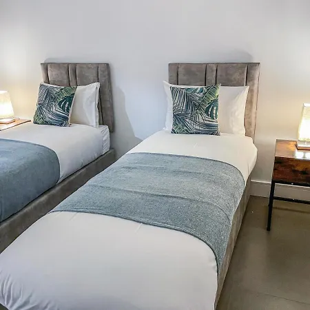 City Centre By Elegance Living Apartment Swindon