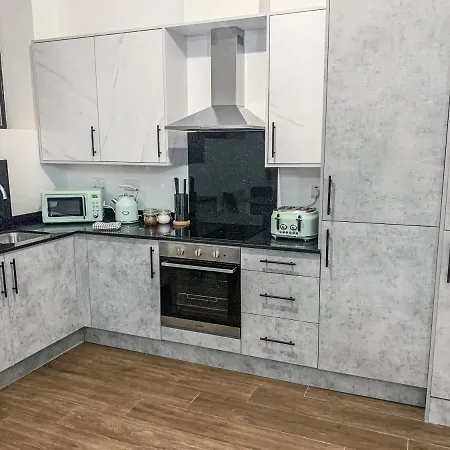 City Centre By Elegance Living * Swindon