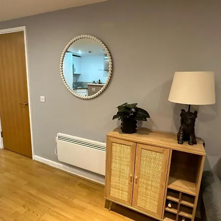 Modern Centre In Apartment *