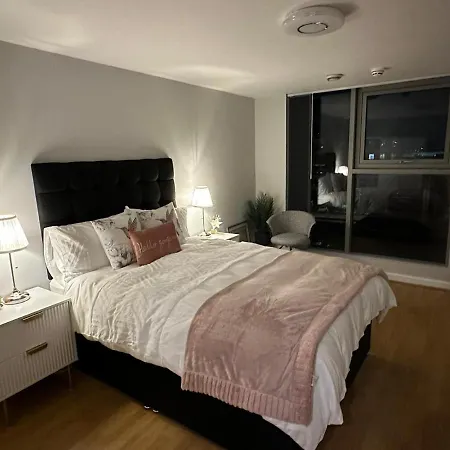 Modern Centre In Apartment *