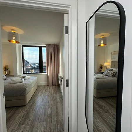 Elegant One Bedroom * Swindon