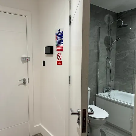 Elegant One Bedroom * Swindon