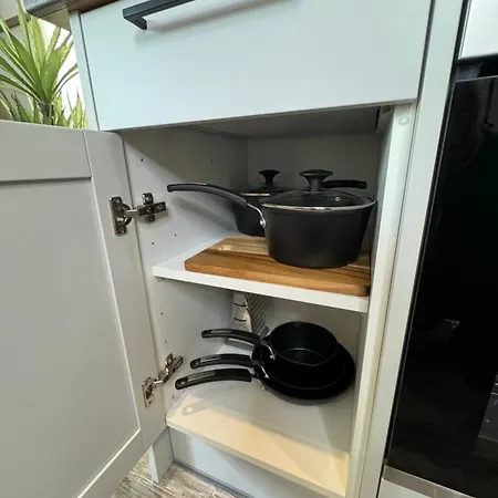 Elegant One Bedroom * Swindon