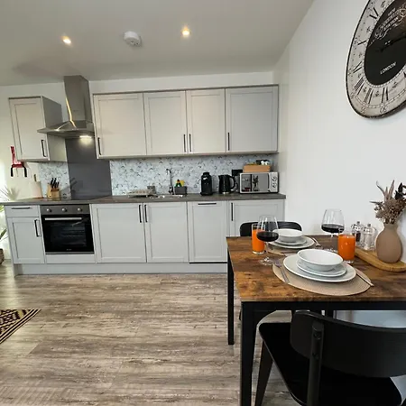 Elegant One Bedroom *