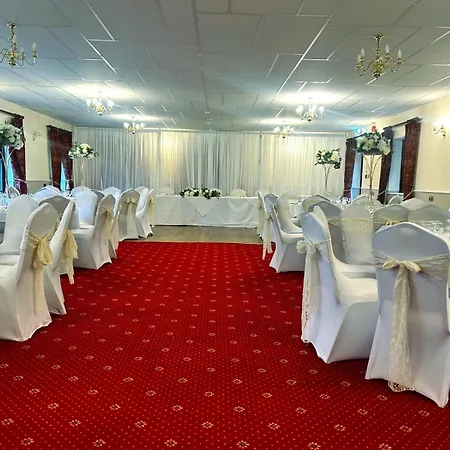 Marsh Farm Hotel 3*