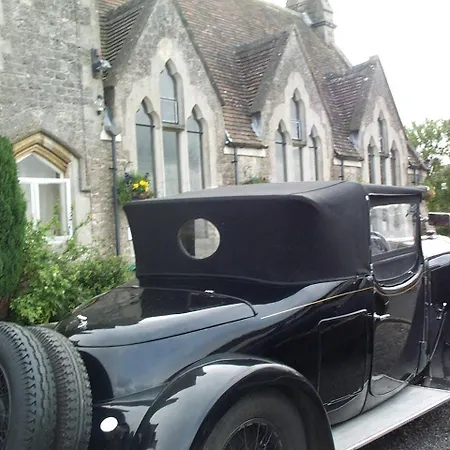 Schoolhouse Restaurant And 3*
