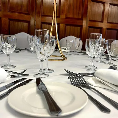 Marsh Farm Hotel Swindon