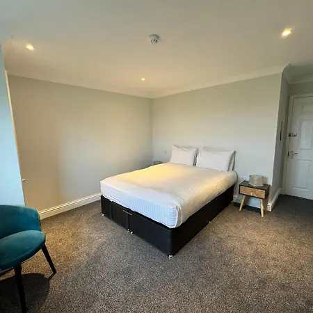 Marsh Farm Hotel 3*