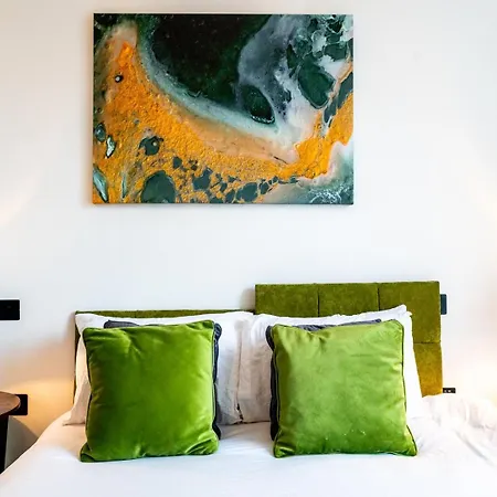 Central Gem Stylish 1-bedroom *