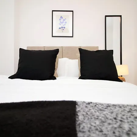 Cohost Partners | And Contemporary 2br