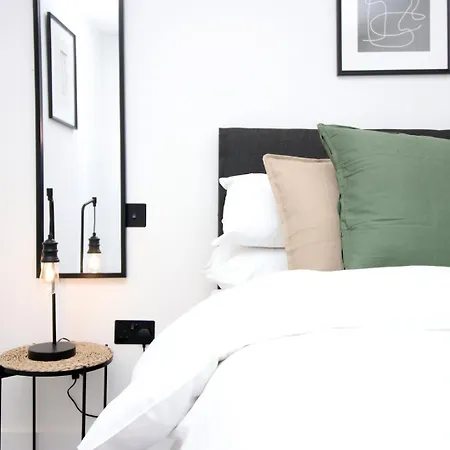 2 Bedroom With Free Parking *