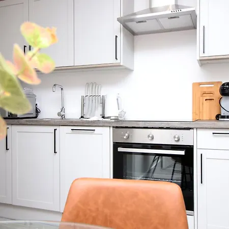 2 Bedroom With Free Parking *