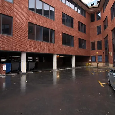2 Bedroom With Free Parking Swindon
