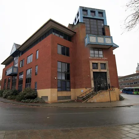 Apartamento 2 Bedroom With Free Parking Swindon