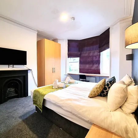 Apartment Bath Road *