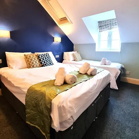 Bath Road Apartment