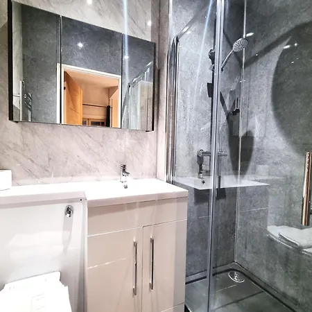 Apartment Bath Road