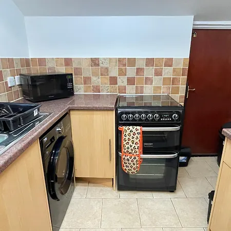 Beanie's @lornestreet Apartment Swindon