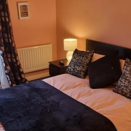 Homestay 6 Deluxe Doubles 2 With En In Large House - No Pets *