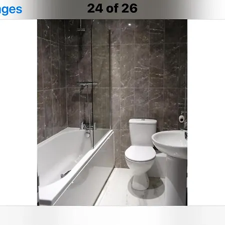 Amber Apartments, Free Parking, 3 Bedrooms, Sleeps 5, 1 En-suite 1 Bath/shower