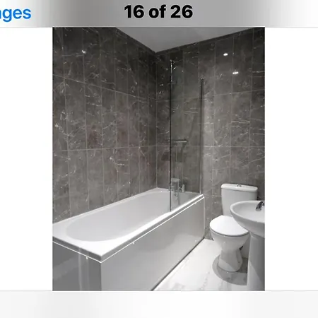 Apartment Amber Apartments, Free Parking, 3 Bedrooms, Sleeps 5, 1 En-suite 1 Bath/shower *