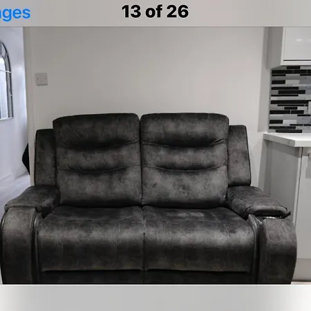 Amber Apartments, Free Parking, 3 Bedrooms, Sleeps 5, 1 En-suite 1 Bath/shower *
