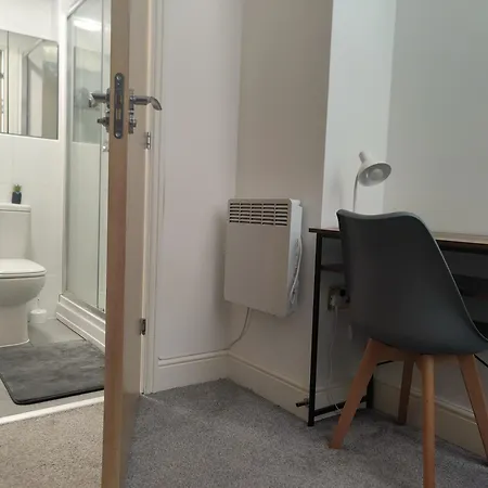 Centered 2 Bed Serviced Apartment- Sherpa Homes Apartment *