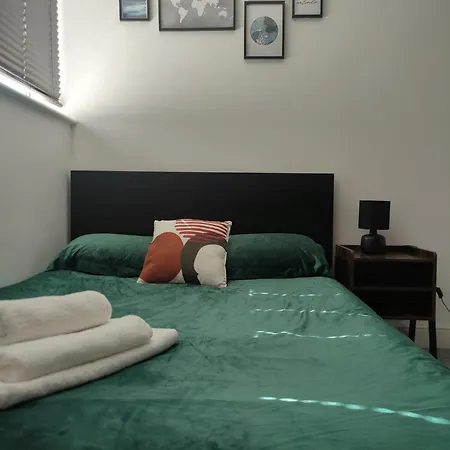 Centered 2 Bed Serviced Apartment- Sherpa Homes *