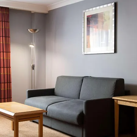 Doubletree By Hilton Hotel Swindon