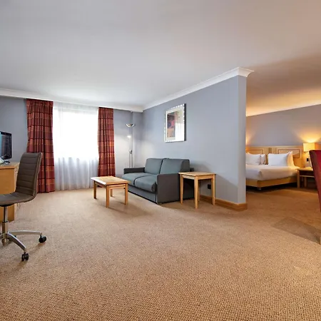 Doubletree By Hilton Hotel Swindon