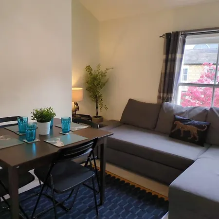 Converted Railway Apartamento