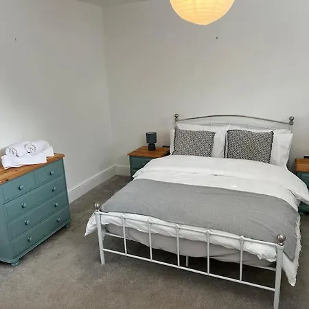 Holiday home 2 Bedroom In Old Town Swindon