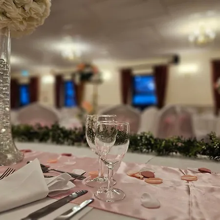 Marsh Farm Hotel 3*
